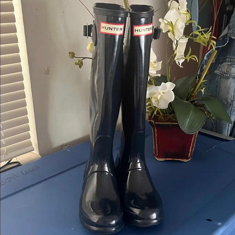 Hunter Women Glossy Original Tall Rain Boots Navy